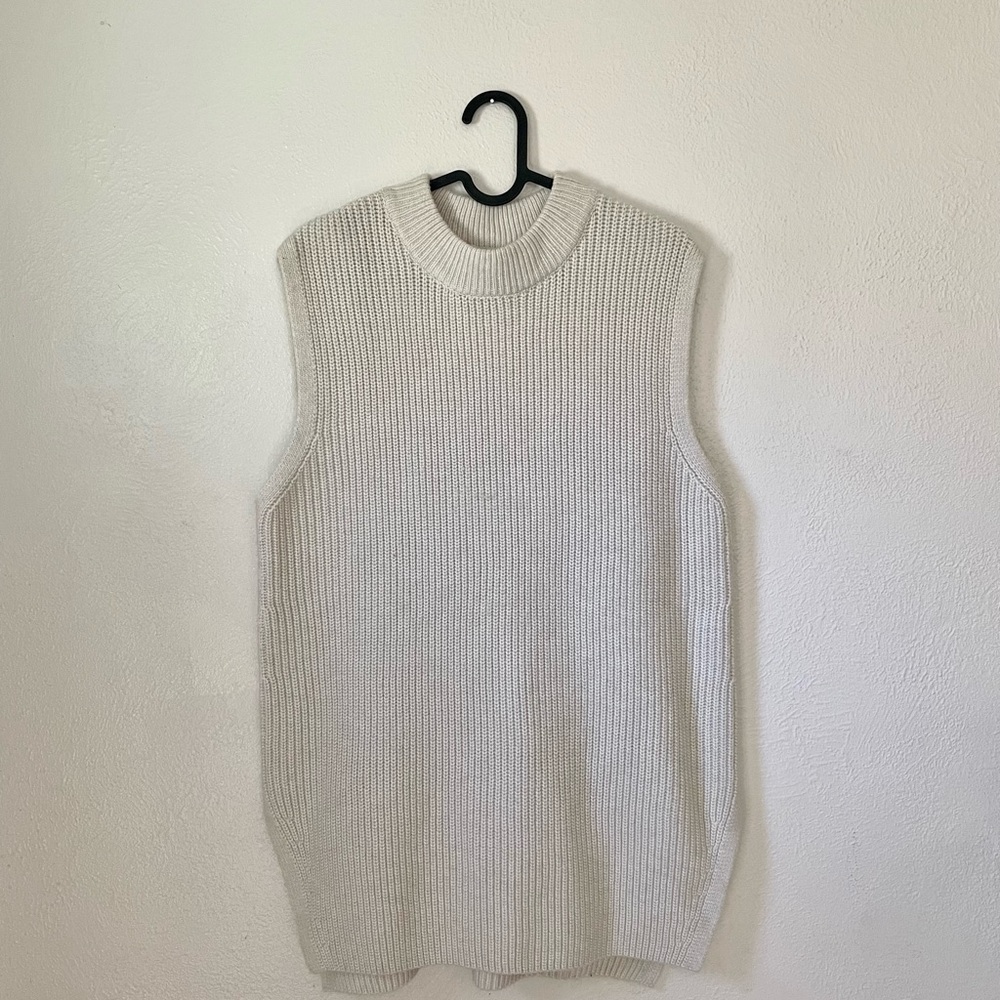 Rib-knit sweater vest